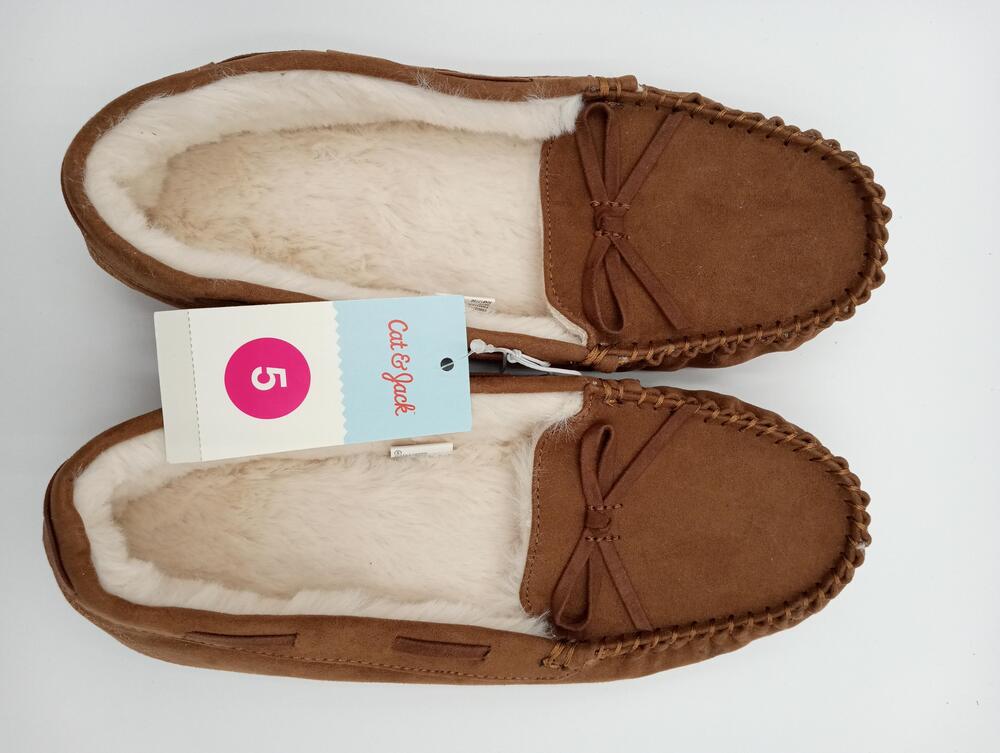 Cat & Jack Slippers Girls Size 5 Brown Moccasin Faux Fur House Shoes Cozy
